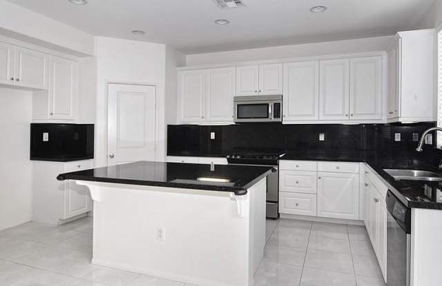 3219 S Alton Ct Gallery 2