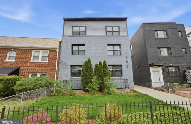 1258 HOLBROOK Terrace NE Gallery 2