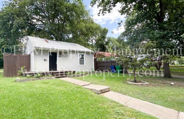 109 Kirven Ave - Beautiful 2 Bedroom, 1 Bathroom Home in Waxahachie, TX! - 109 Kirven Avenue, Waxahachie, TX 75165