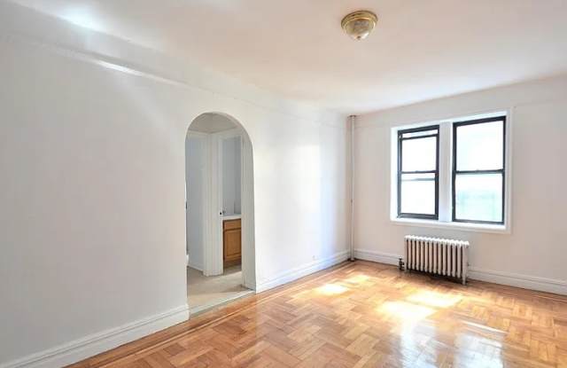 1076 Nelson Ave Apt 8F Gallery 3