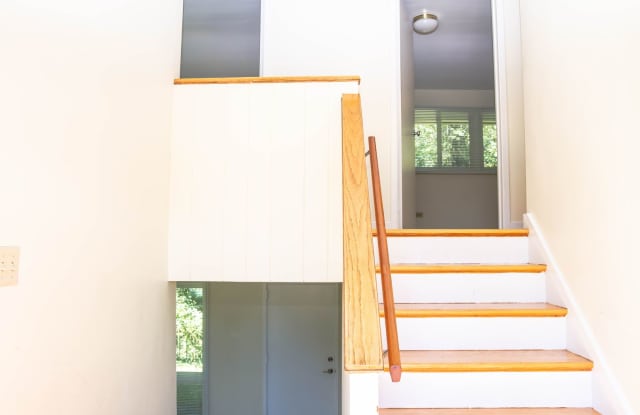 Townhouses Available Near UVA photos photos
