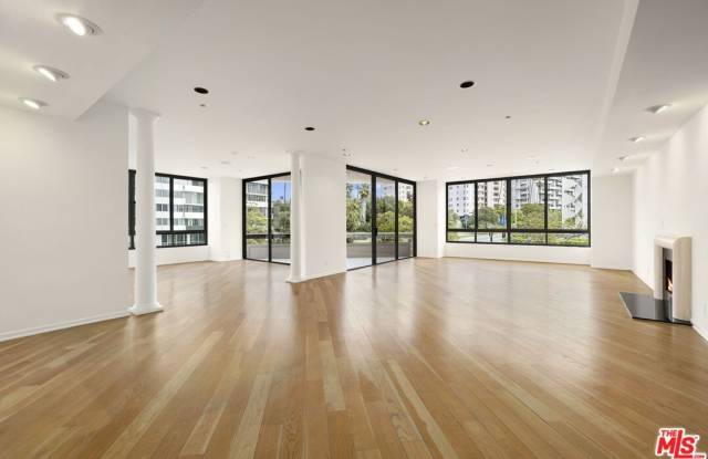10430 Wilshire Blvd Gallery 2