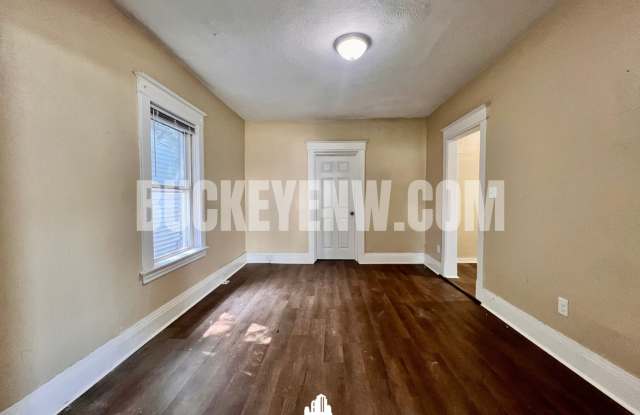 2 Bedroom House Gallery 4
