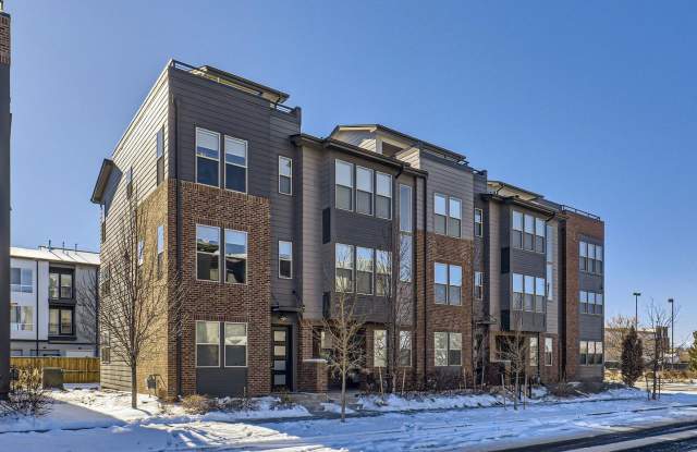 2 bedroom townhome in Northfield Central Park Denver. photos photos