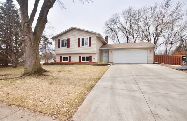 7701 Countryside Drive - 7701 Countryside Drive, Bloomington, MN 55438
