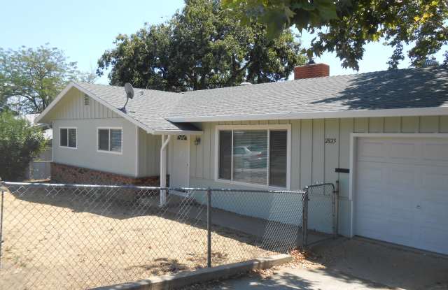 3 Bedroom Home On Placer, Parking Pad Behind The House photos photos