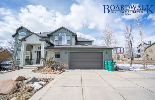 Fully Furnished Mountain Retreat Month to Month available - 3875 North Mountainoak Drive, Wolf Creek, UT 84310