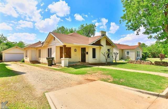 THREE BEDROOM HOME IN SOUTH ABILENE - 1010 Stowe Street, Abilene, TX 79605
