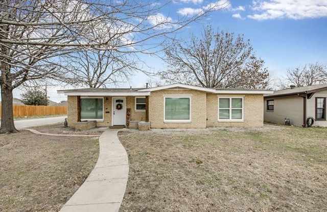 126 N Redford Lane - 126 North Redford Lane, White Settlement, TX 76108