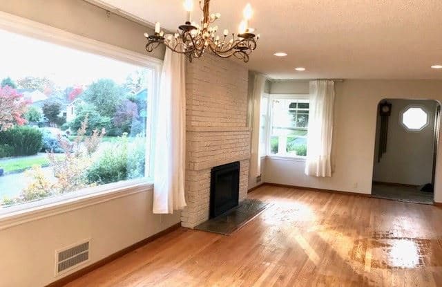5200 37th Ave NE - 5200 37th Avenue Northeast, Seattle, WA 98105