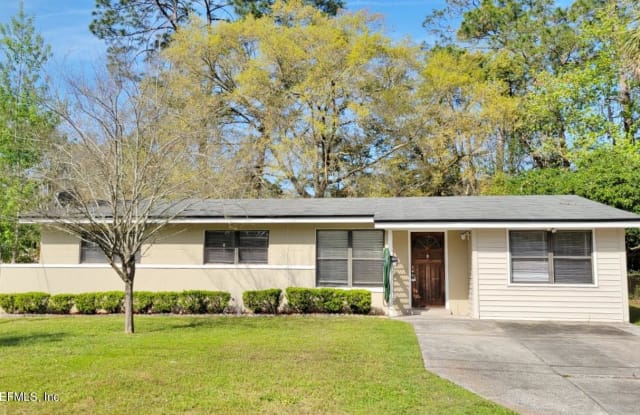 2010 MONTEAU DR - 2010 Monteau Drive, Jacksonville, FL 32210