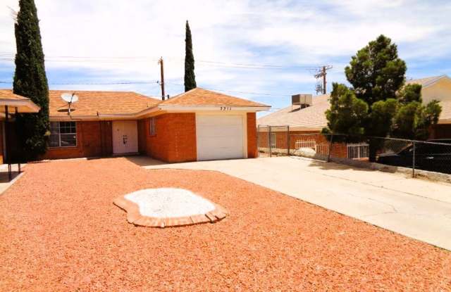 Nice Single Level Northeast Duplex With Refrigerated Air Located In Quiet Neighborhood photos photos