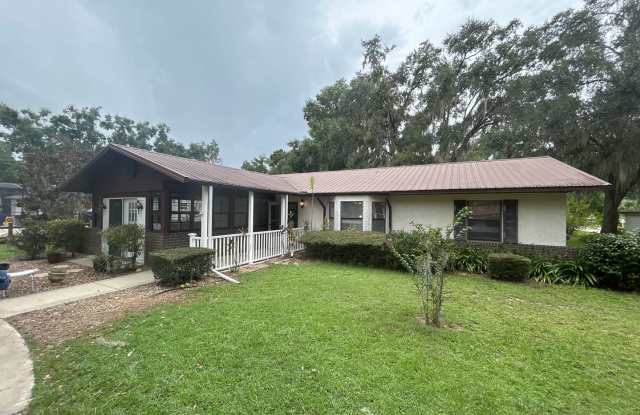 Beautiful 3 Bedroom Home Just Steps from Lake Miona! photos photos