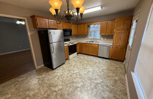 1700 Longfellow Dr., Conway AR 72034 - Nice 3br 2ba w/2 car garage & fenced yard Gallery 4
