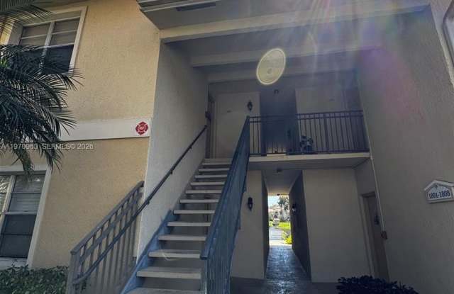 1257 SW 46th Ave photos photos