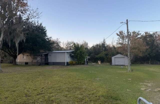 Newly renovated 4/2 Mobile home on large lot in Orlando** photos photos