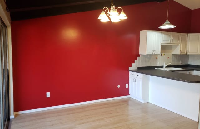 $600 Amazon Gift Card Special | 2 Bed, 1 Bath Condo for Rent in Ogden! Gallery 4