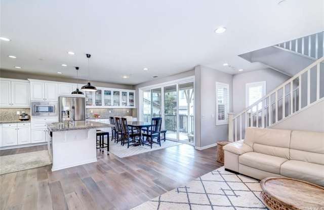 1161 Gardiner Lane Gallery 2