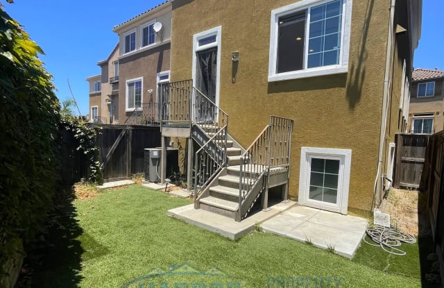 1322 Harmony Way - 1322 Harmony Way, Los Angeles, CA 90501