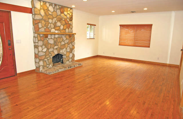 268 Lake Sherwood Drive Gallery 4