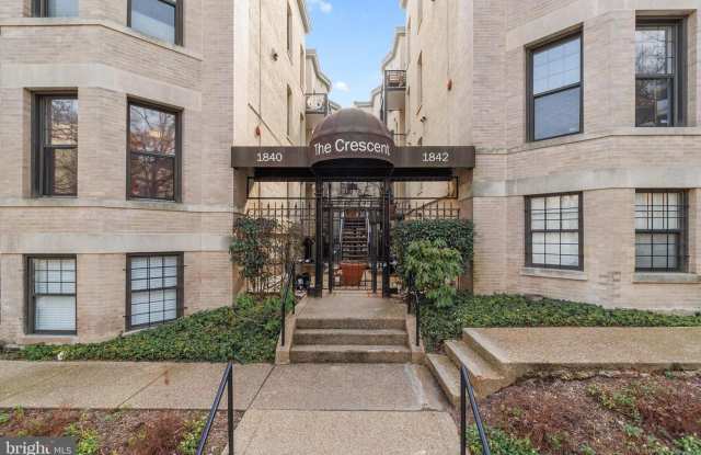 Unique Duplex in Kalorama/Adams Morgan, Pets Welcomed & Much More! photos photos