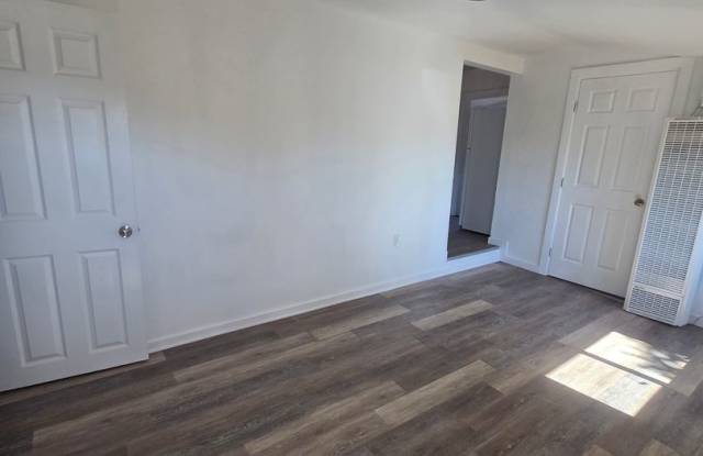 3714easthighway20unit2.is4lease.com Gallery 3
