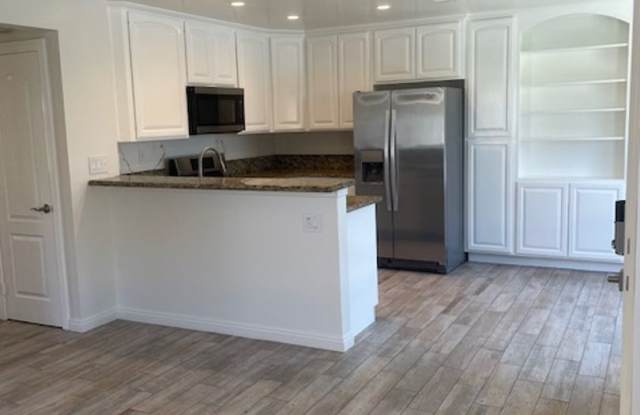 Exclusive 2 Bed/2 Bath Gated Condo In Desirable Royal Palms Community! photos photos