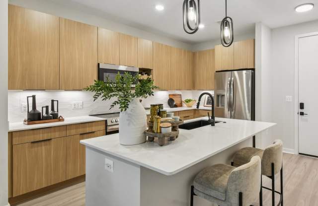 Aventon Moorefield photos photos