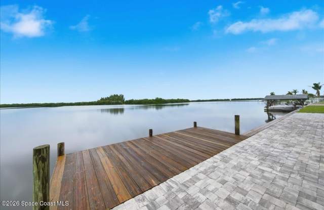 415 Island Drive Gallery 1