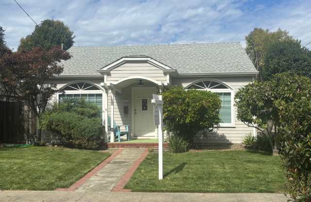 Newly updated 3 Bedroom 2 Bathroom Single Level Home in Santa Rosa's Junior College Area photos photos