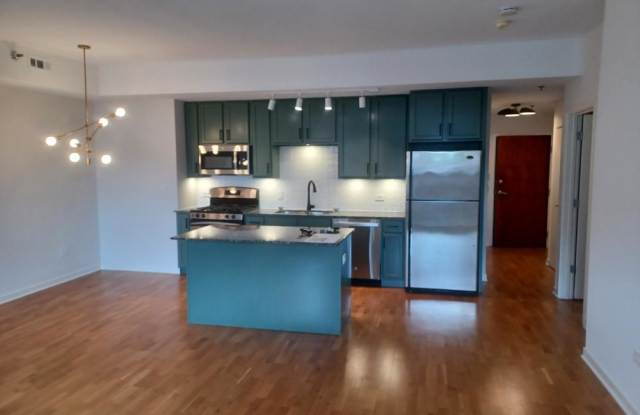 4350 N Broadway photos photos