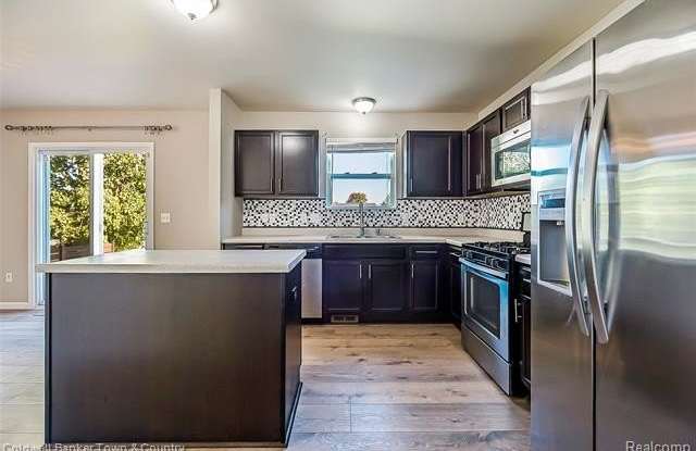 8401 Walnut Hill Gallery 3