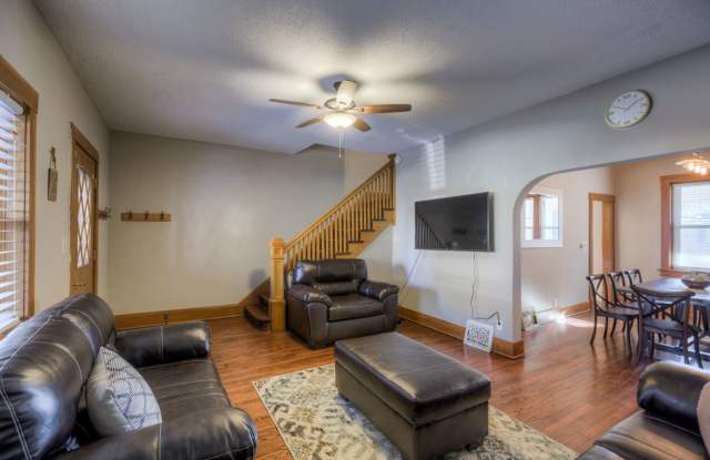 3507 / 3509 / 3511 Dewey Ave Townhomes Gallery 1