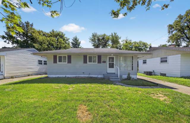 Charming 3-bedroom, 1-bath home located at 10772 Spring Garden Gallery 3