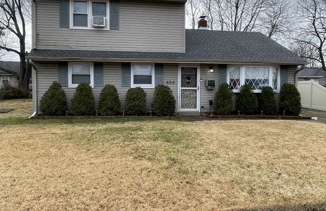 454 Windsor Drive - 454 Windsor Drive, Bellmawr, NJ 08031