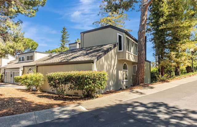 Beautiful Remodeled 3 Bedroom Townhome photos photos