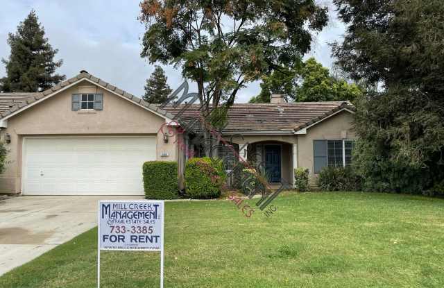 3 Bedroom 2 Bathroom Home in SW Visalia! Close to Shopping and Restaurants! photos photos