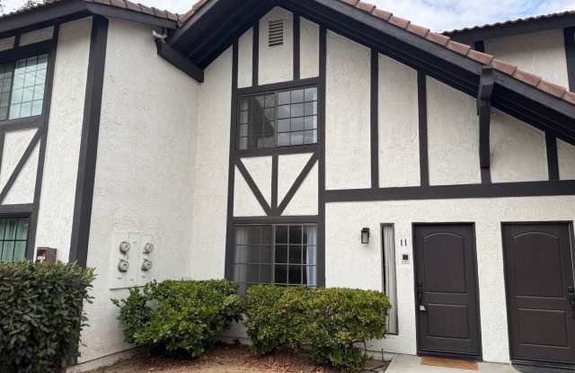 1013 W. Linden St. #11 - Cozy 2 Bed 1.5 Bath Condo Available Now In Riverside! Gallery 1