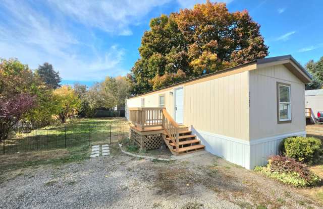 Fully Renovated 2-Bedroom Mobile Home in Hayden Gallery 1