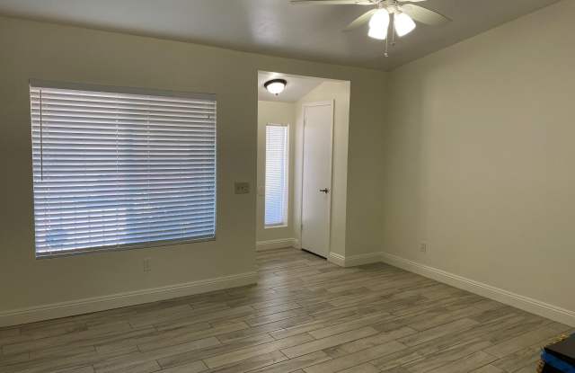 301 E SEQUOIA Drive Gallery 4