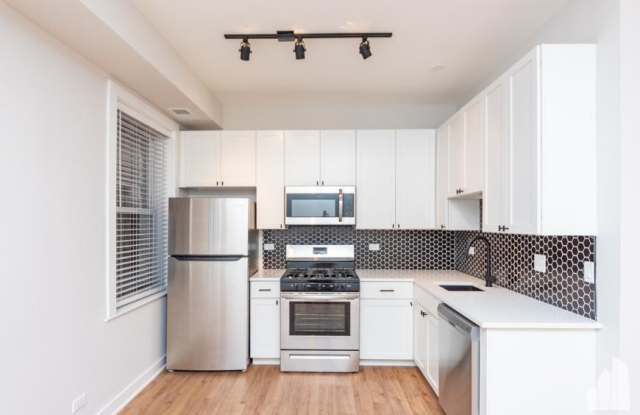 658 W Wrightwood photos photos