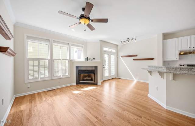 448 Heritage Village Lane Gallery 2