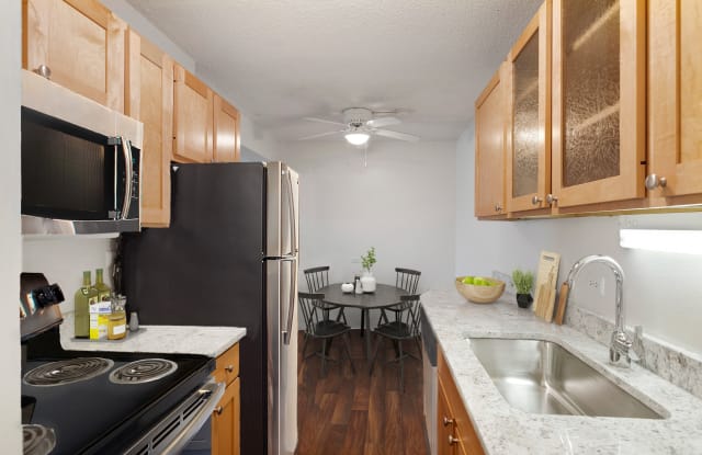 Park Towers Apartments Gallery 2