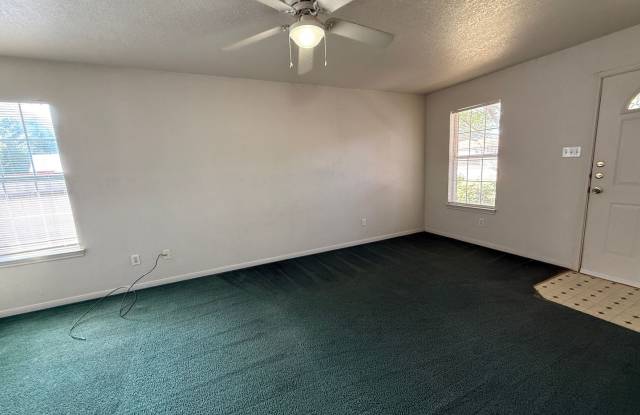 Available now. Inviting floor plan! Gallery 4