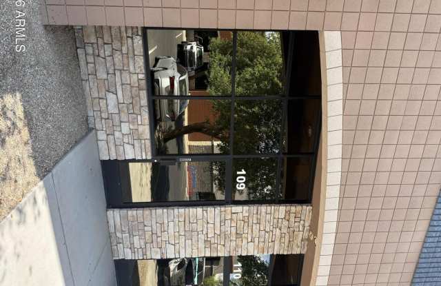 1050 N Fairway Drive Gallery 4
