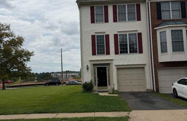 9400 SILVER METEOR Court Gallery 1