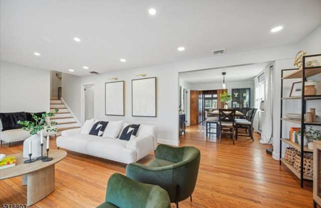 16 Hickory Rd photos photos