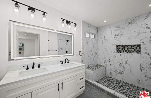 6257 Lindley Avenue photos photos