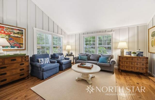 Charming 4-Bedroom Cottage in the Heart of First Addition Gallery 3