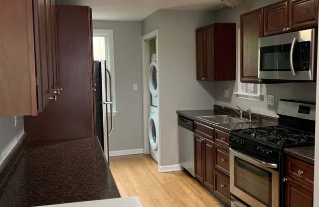 3 Bedroom House in Southside Slopes with Off Street Parking Spot photos photos